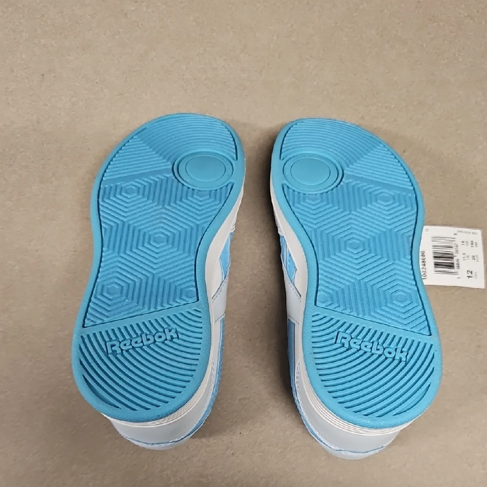 Reebok Kids Sneakers in White and Light Blue - Picture 6 of 11
